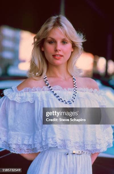 dorothy stratten pics|44 Dorothy Stratten Stock Photos & High.